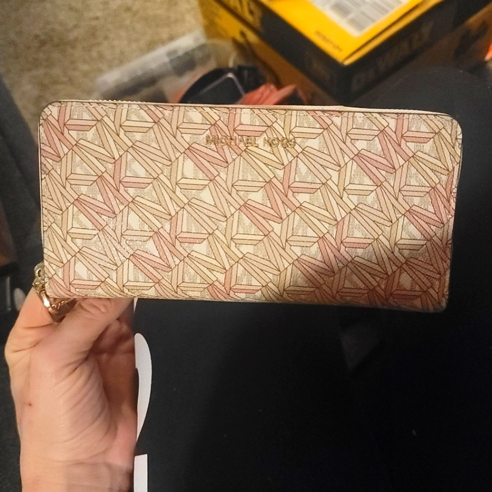 NWT Michael kors wallet